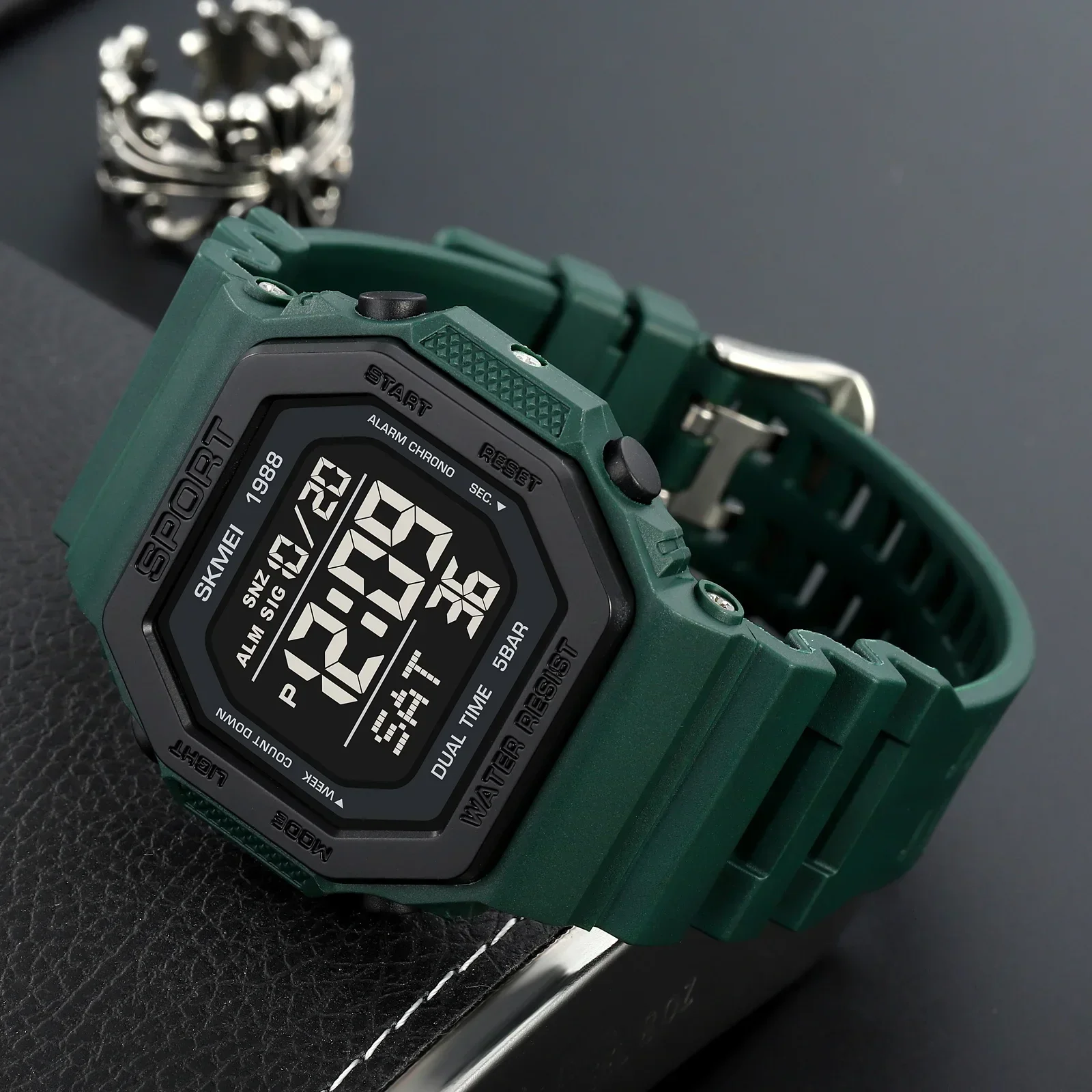 Skmei 1988 montre de compte à  - Tide Watch Surf avis et prix